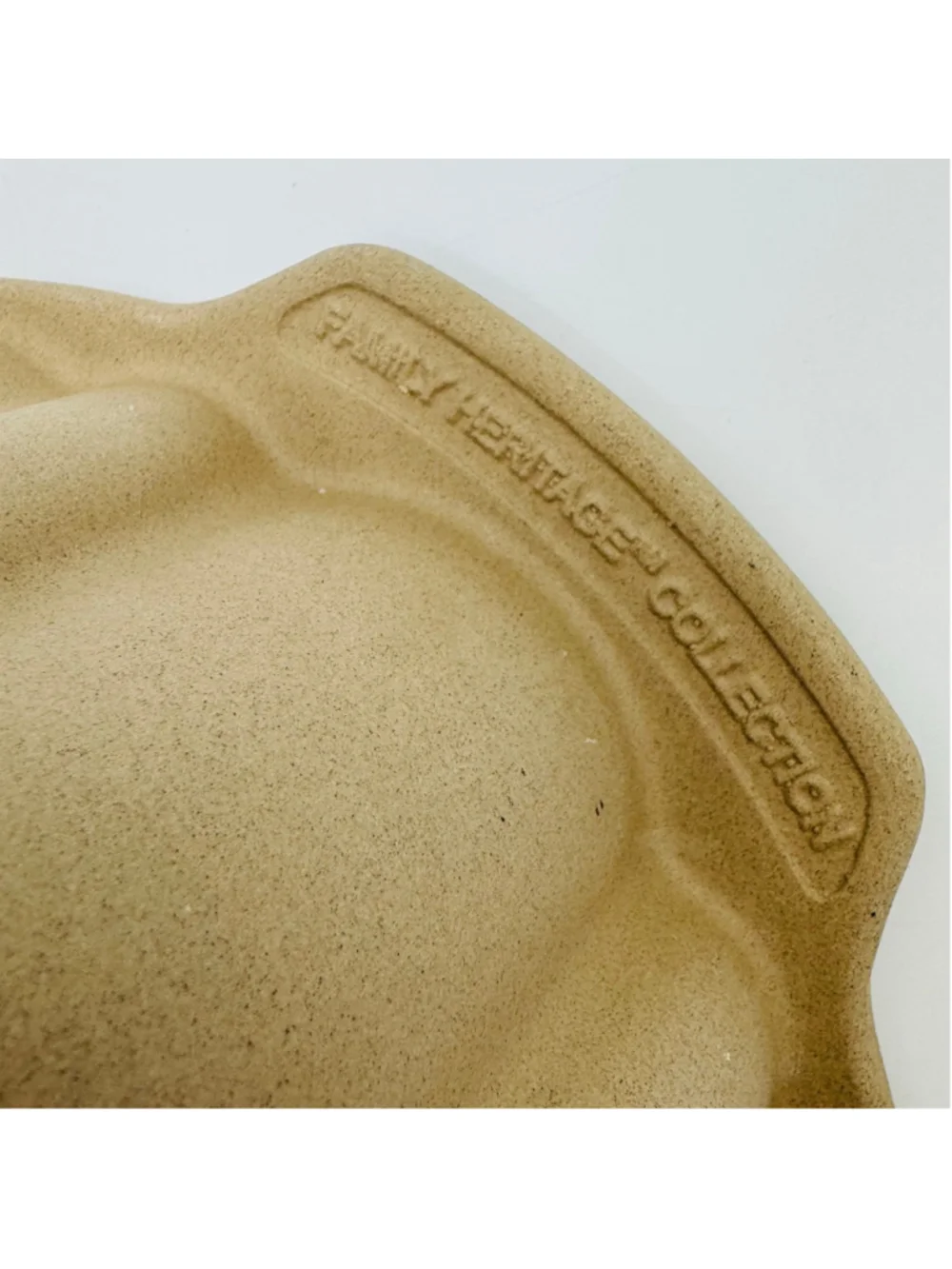 Pampered Chef Heritage Stoneware Fluted Bundt Pan One Size